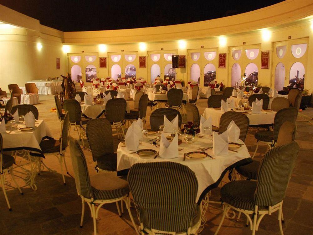 Garden Hotel - Heritage By Hrh Group Of Hotels Udaipur Restoran foto