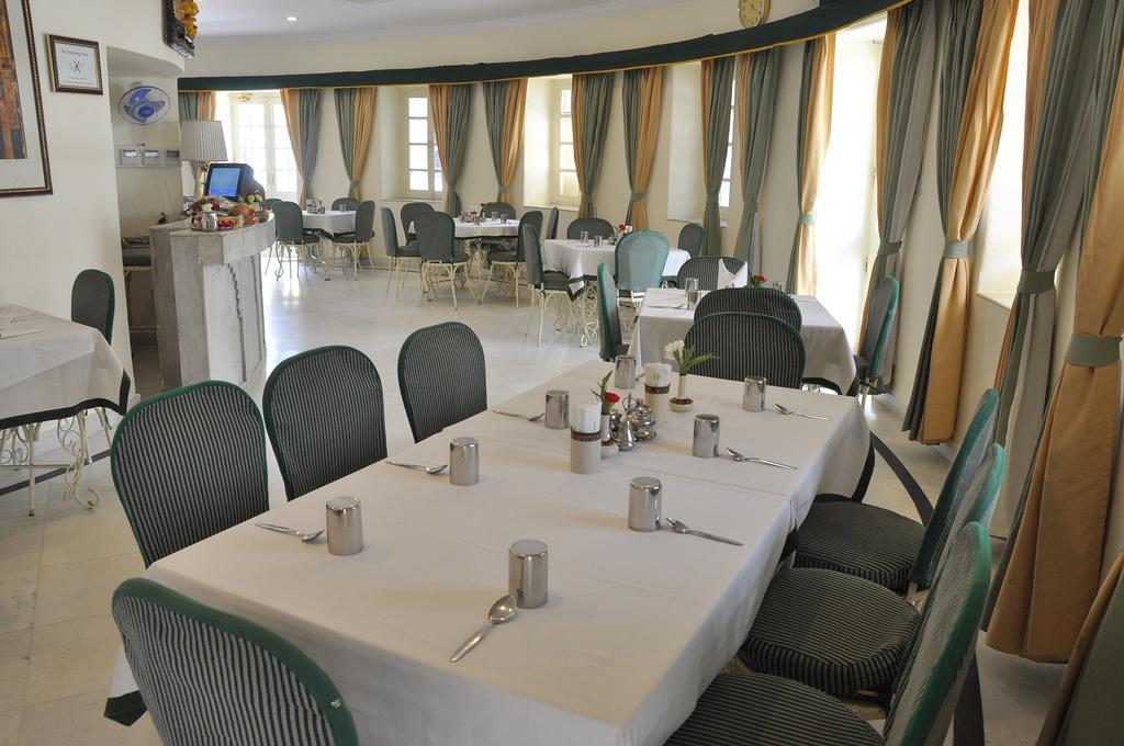 Garden Hotel - Heritage By Hrh Group Of Hotels Udaipur Bagian luar foto