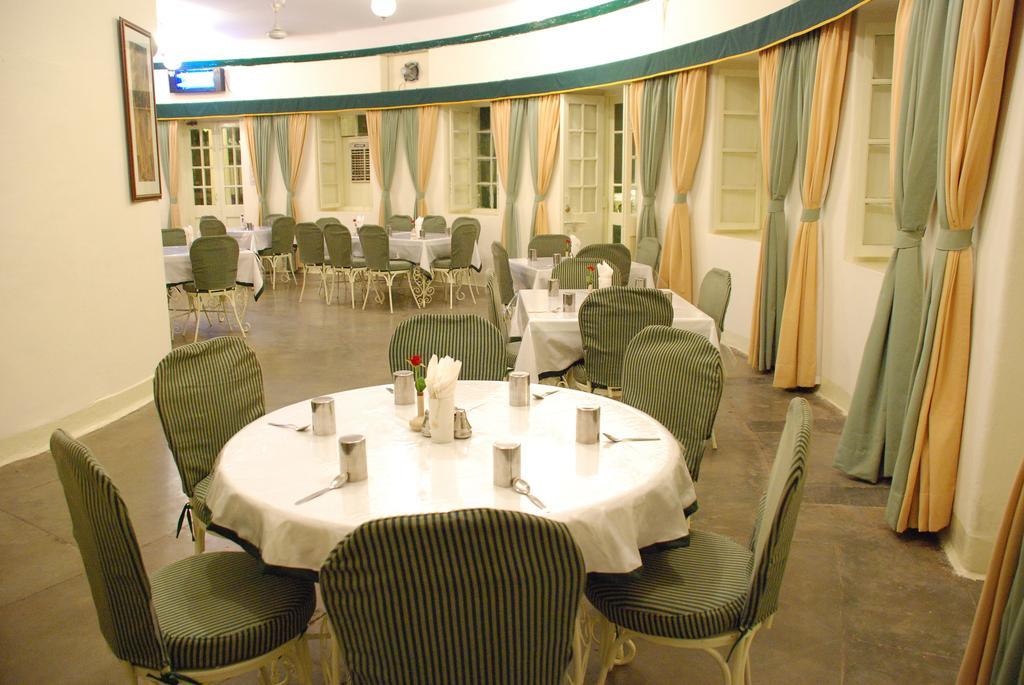 Garden Hotel - Heritage By Hrh Group Of Hotels Udaipur Restoran foto