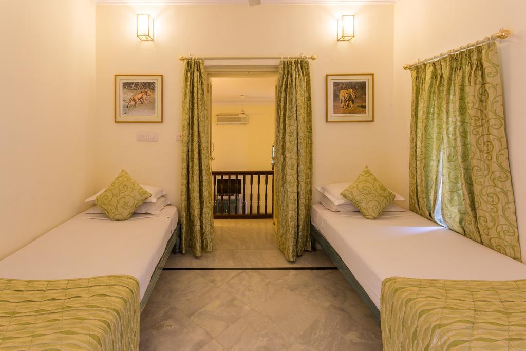 Garden Hotel - Heritage By Hrh Group Of Hotels Udaipur Bagian luar foto