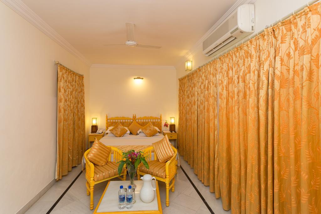 Garden Hotel - Heritage By Hrh Group Of Hotels Udaipur Bagian luar foto