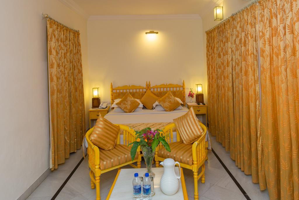 Garden Hotel - Heritage By Hrh Group Of Hotels Udaipur Bagian luar foto