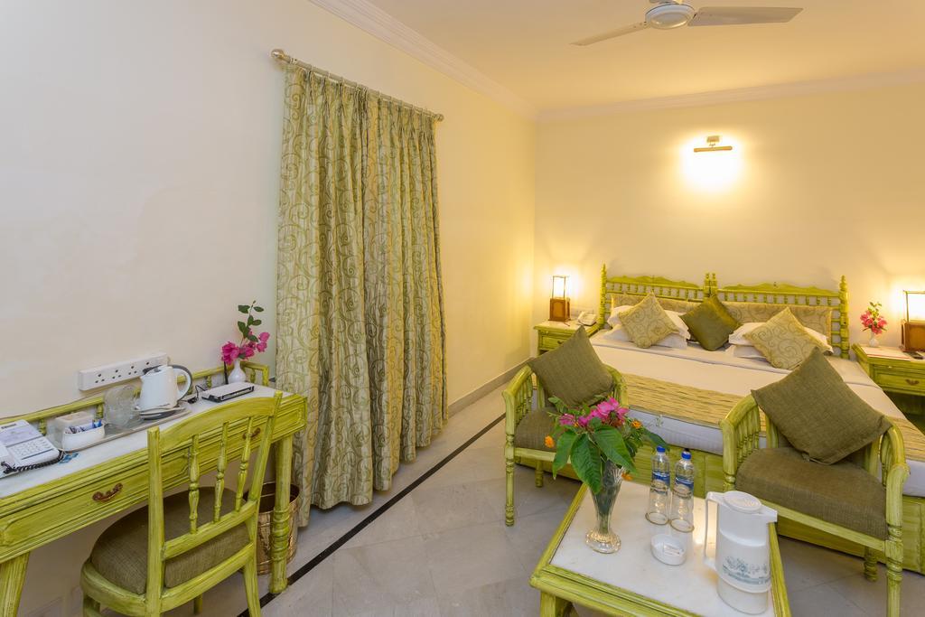 Garden Hotel - Heritage By Hrh Group Of Hotels Udaipur Bagian luar foto