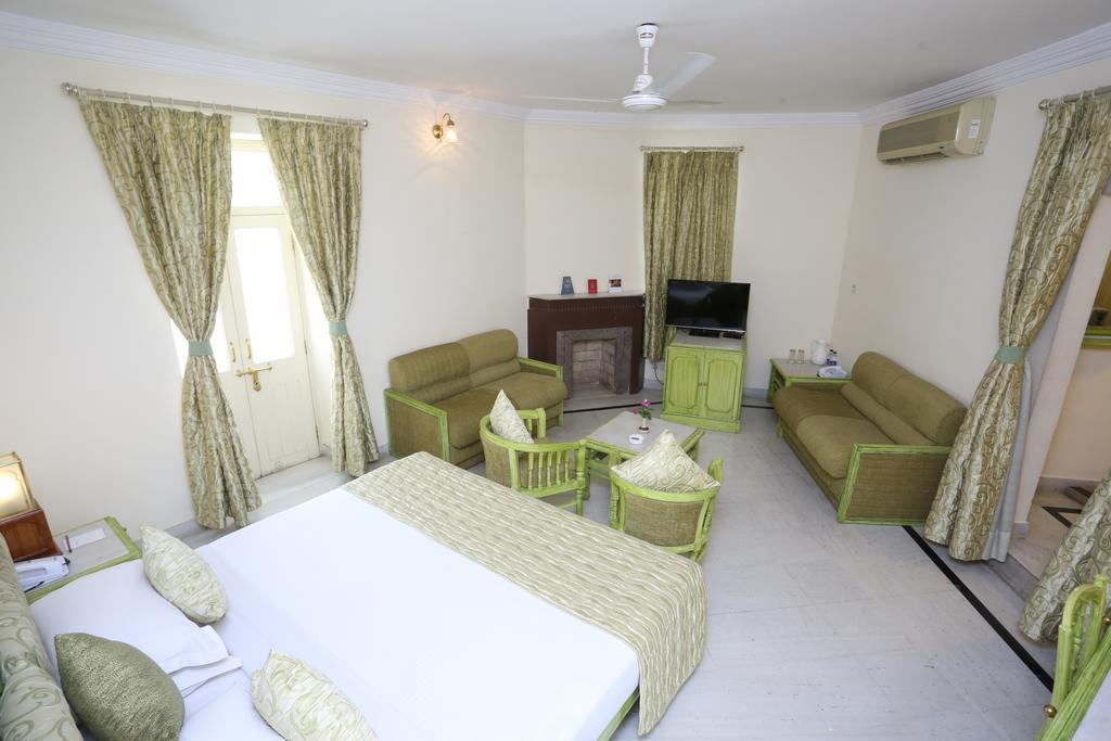 Garden Hotel - Heritage By Hrh Group Of Hotels Udaipur Bagian luar foto