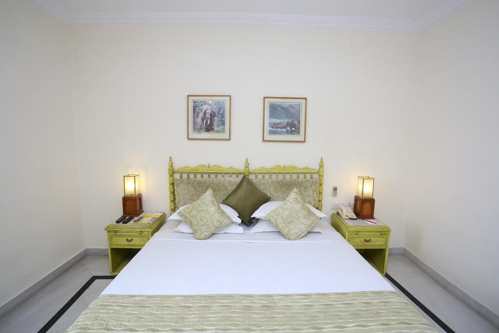 Garden Hotel - Heritage By Hrh Group Of Hotels Udaipur Bagian luar foto