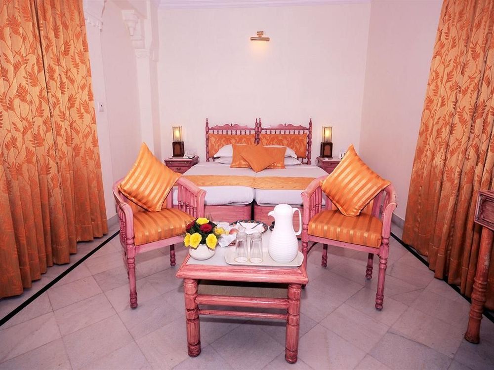 Garden Hotel - Heritage By Hrh Group Of Hotels Udaipur Bagian luar foto