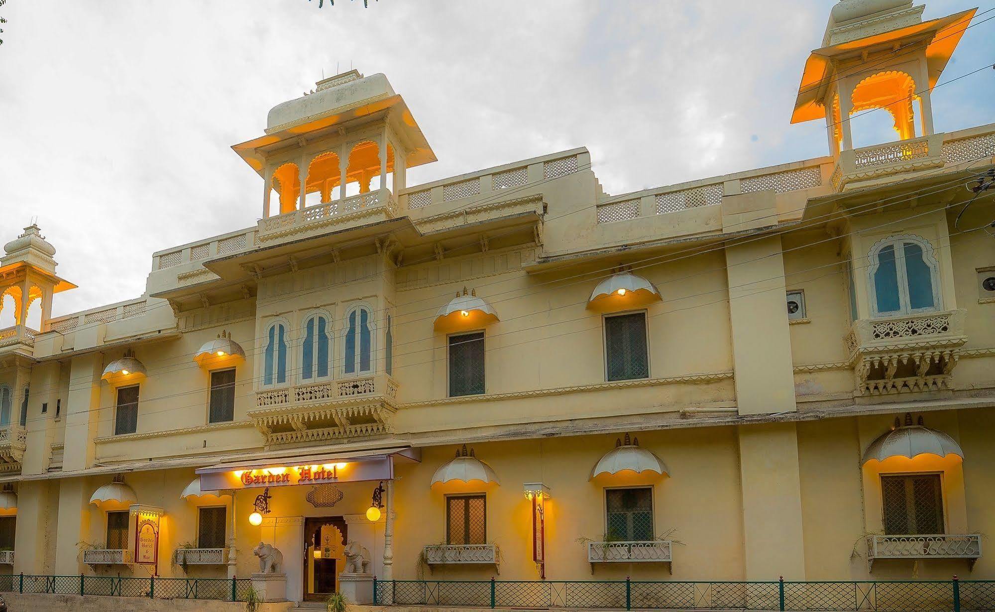 Garden Hotel - Heritage By Hrh Group Of Hotels Udaipur Bagian luar foto